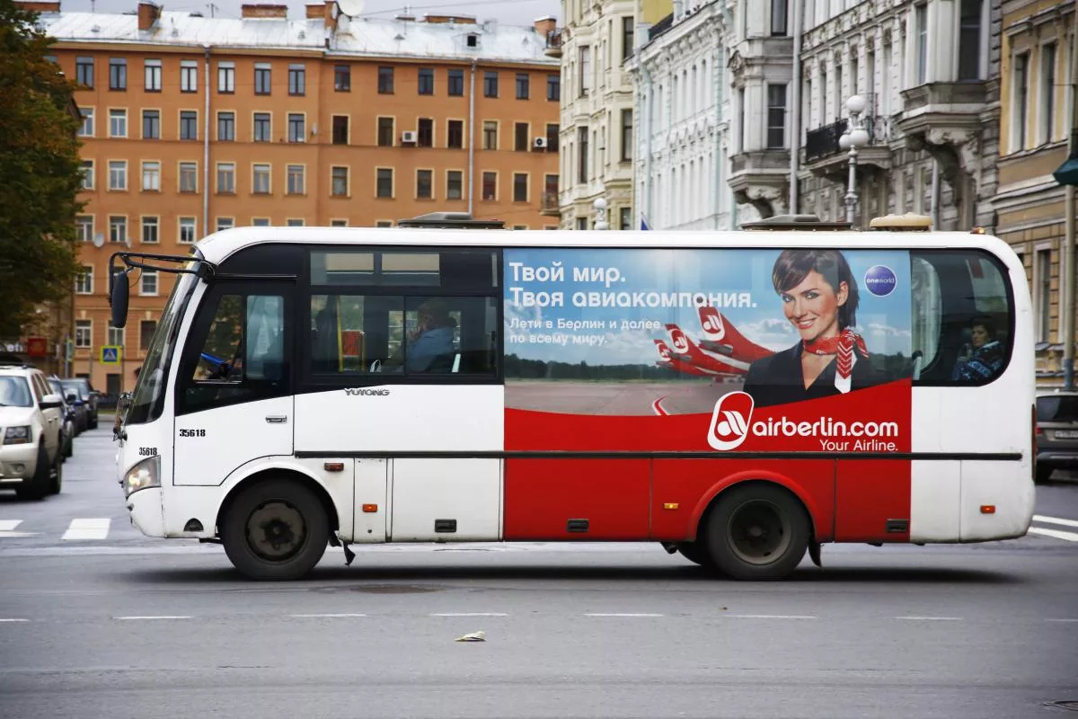 Печать наклеек на автобус онлайн
